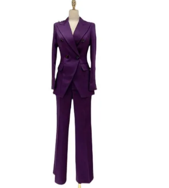 紫色西装怎么搭配好看？